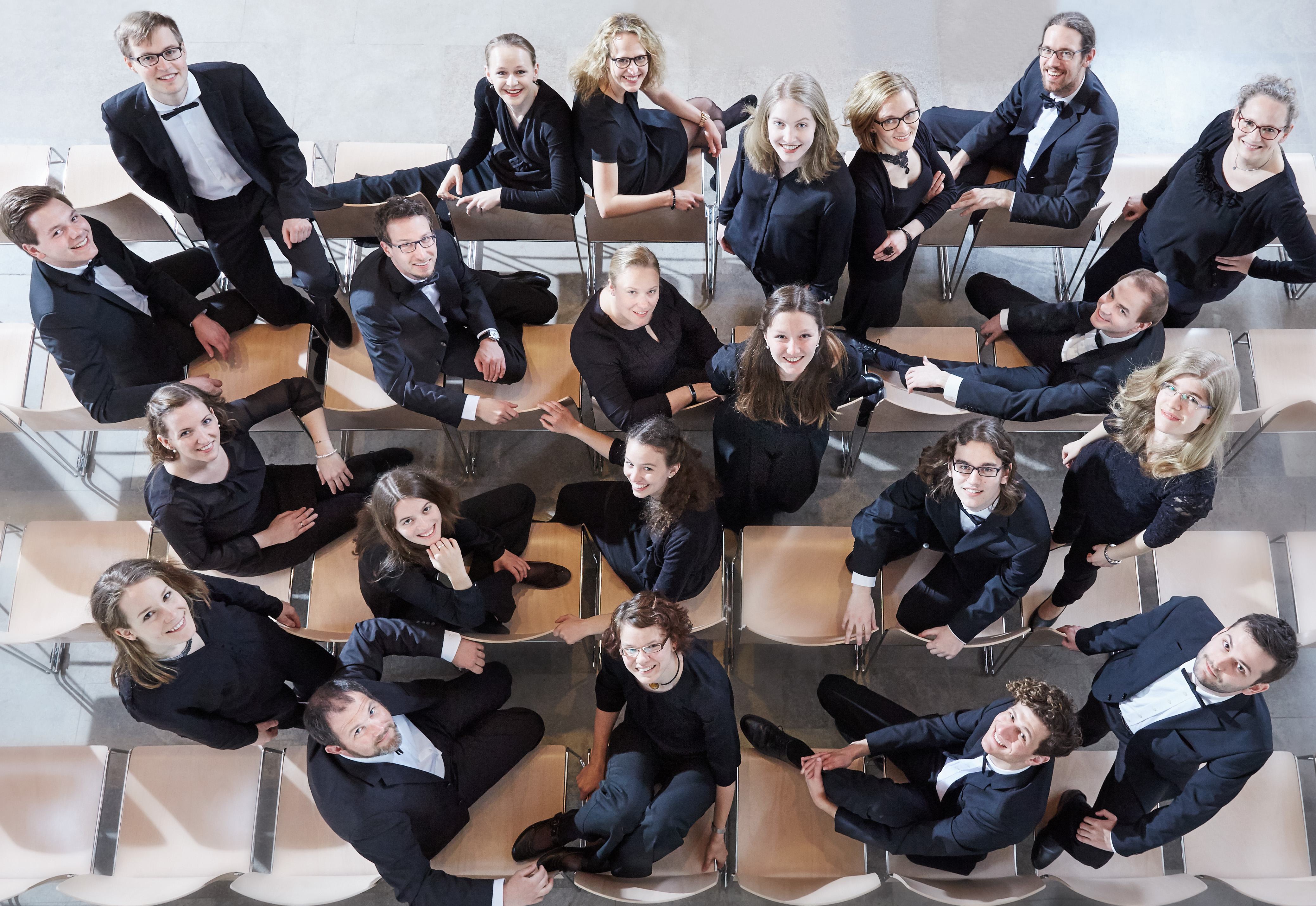 accentus vocalis (Stühle Farbe) – Dominik Buschardt, Foto
